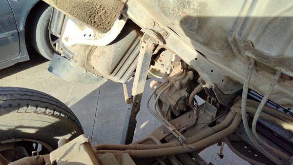 92-98 Isuzu Npr Cab Prop Oem Brace 4Bd2 3.9L — photo 2