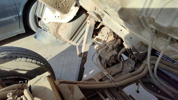 92-98 Isuzu Npr Cab Prop Oem Brace 4Bd2 3.9L — photo 1