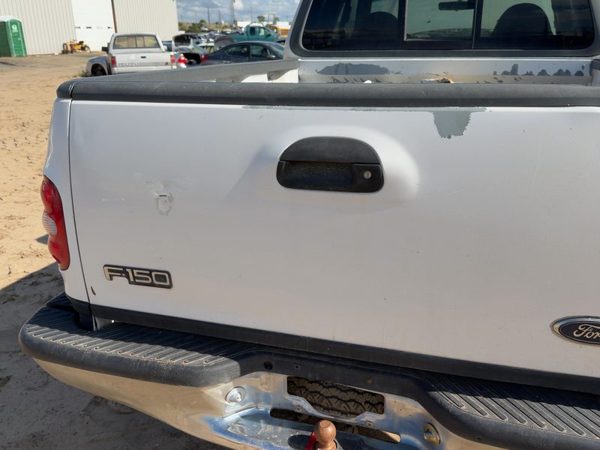 1999 Ford F-150 Trunk/decklid/hatch/tailgate White Yz — photo 2