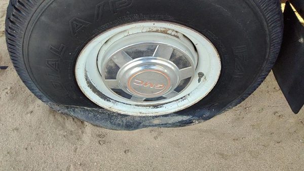 1976-1991 Gmc Sierra C3500 Hub Cap Wheel Cover Oem 00349094 — photo 3