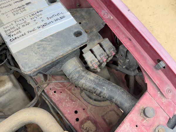86-88 Olds 88 Complete Air Intake Cleaner Filter Box Housing With Tube Oem 3.8L — photo 3