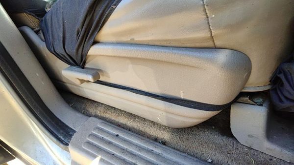 2002-2005 Ford Explorer Passenger Right Side Seat Trim Panel Oem Rp Tan — photo 3