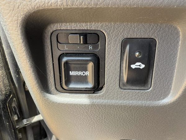 1998-2004 Isuzu Rodeo Mirror Control Switch Oem — photo 1
