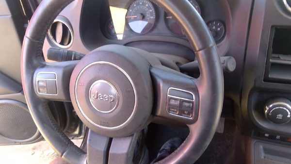 2017 Jeep Patriot Steering Wheel OEM Gray Dv — photo 3