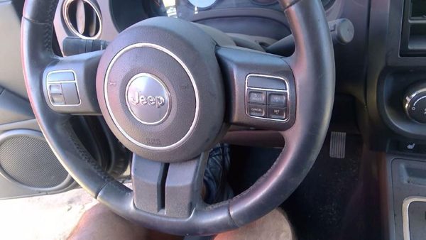 2017 Jeep Patriot Steering Wheel OEM Gray Dv — photo 4