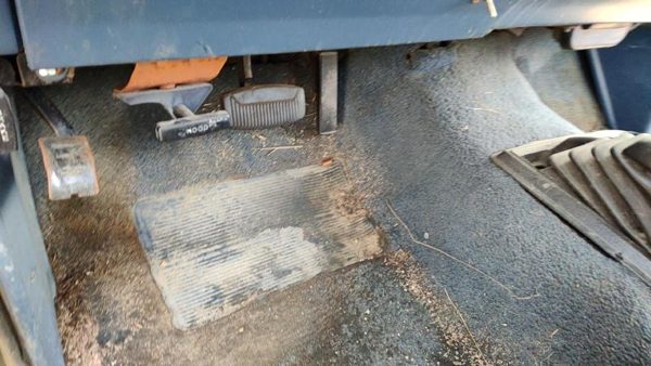 83-88 Ford Ranger Gas And Brake Pedal Assembly Automatic Transmission — photo 2