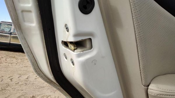 10-14 Subaru Legacy Outback Driver Left Rear Door Latch With Rods/Cables Back — photo 2