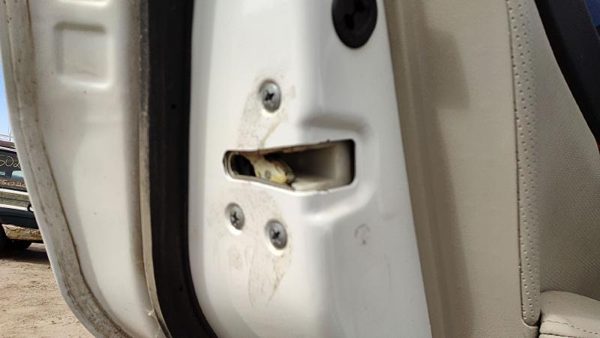 10-14 Subaru Legacy Outback Driver Left Rear Door Latch With Rods/Cables Back — photo 3