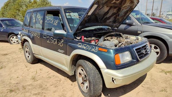 1997 Suzuki Sidekick — vehicle photo 1