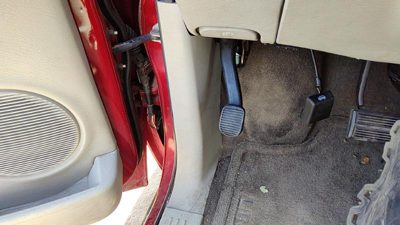 2005-2007 Chrysler Town Country Driver Left Lower Kick Trim Panel Oem Khaki J1