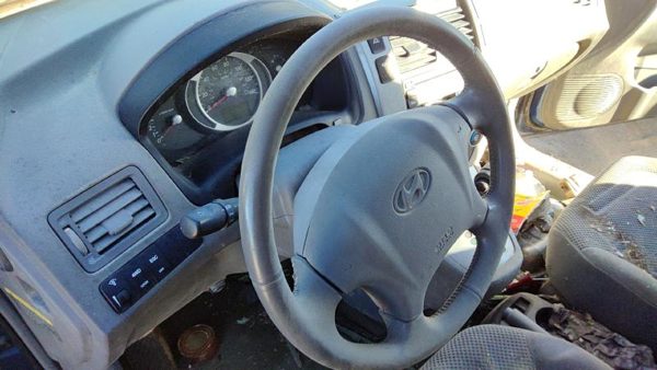 2006 Hyundai Tucson Steering Column Key 563102E000 — photo 1
