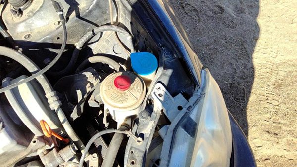 96-00 Honda Civic Windshield Washer Fluid Reservoir With Pump Wiper Tank Coupe — photo 1