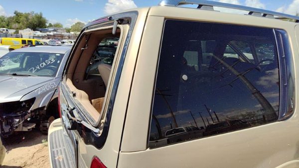 98-99 Lincoln Navigator Passenger Right Rear Moulding On Quarter Panel Gold Bi — photo 2