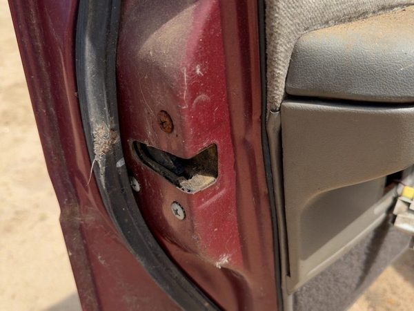 87 Nissan Maxima Driver Left Front Door Latch With Rods/Cables Oem 4 Door Sedan — photo 1