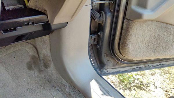 1997-2003 Buick Park Ave Passenger Right Lower Kick Trim Panel Oem Tan — photo 2