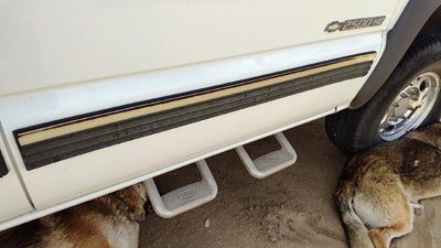 99-02 Silverado 2500 Hd Passenger Right Front Moulding From Door Trim Strip