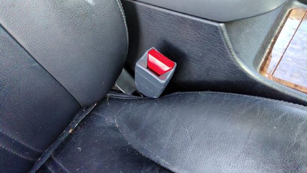 2004-2005 Hyundai Xg350 Passenger Right Front Seat Belt Buckle Receiver Black — photo 1