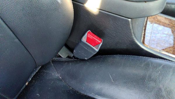 2004-2005 Hyundai Xg350 Passenger Right Front Seat Belt Buckle Receiver Black — photo 2