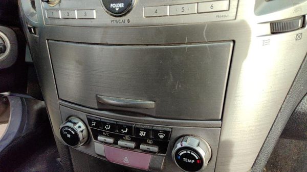2010-2014 Subaru Legacy Outback Center Dash Cubby Oem — photo 2