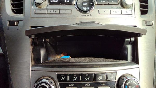 2010-2014 Subaru Legacy Outback Center Dash Cubby Oem — photo 3