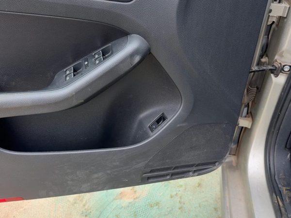 2013-2018 Vw Jetta Driver Left Front Door Trim Panel With Master Switch Black — photo 6