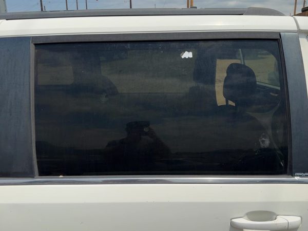 08-16 Town & Country Passenger Right Rear Side Window Door Glass Oem Back — photo 3