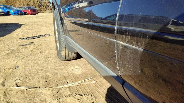 2009 GMC Acadia Front Door LH 58U Carbon Black 25997630 — photo 8