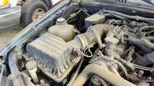 04-05 Explorer Complete Air Intake Cleaner Filter Box Housing With Tube 4.0L — photo 3
