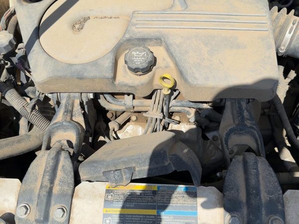 2006-2007 Chevy Monte Carlo Front Valve Cover Oem 3.9L 12591711 — photo 2
