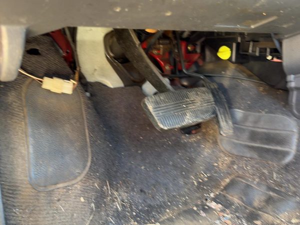 90-95 Nissan Pathfinder Brake Pedal Assembly Automatic 3.0L OEM — photo 4