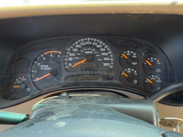 2005 Chevy Silverado 2500 Speedometer Cluster Instrument Gauges Panel Oem Dash — photo 1