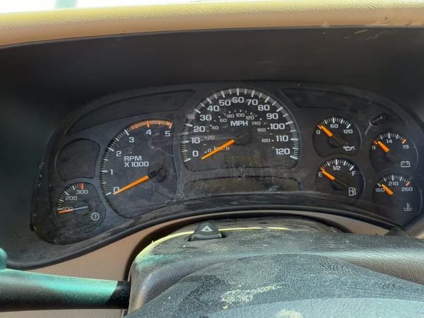 2005 Chevy Silverado 2500 Speedometer Cluster Instrument Gauges Panel Oem Dash — photo 4