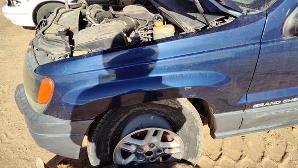 1999-2004 Jeep Grand Cherokee Driver Left Front Fender Oem Blue Pb8 55135901Ac — photo 3