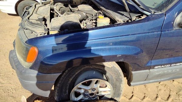 1999-2004 Jeep Grand Cherokee Driver Left Front Fender Oem Blue Pb8 55135901Ac — photo 4