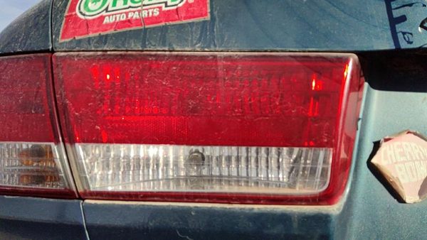 2006 Hyundai Sonata Tail Light Assembly LH 924030A000 — photo 3
