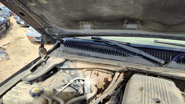 1999-2004 Gmc Sierra 2500 Windshield Wiper Cowl Vent Trim Panel Oem Cover — photo 5
