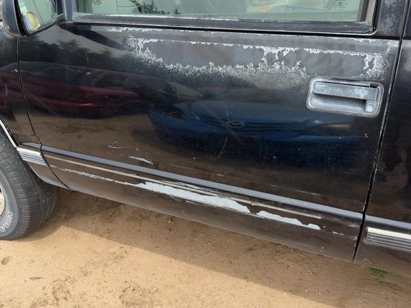 1997 Chevy Pickup 1500 Front Door LH Black — photo 1