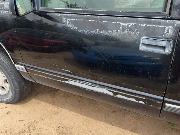 1997 Chevy Pickup 1500 Front Door LH Black — photo 3