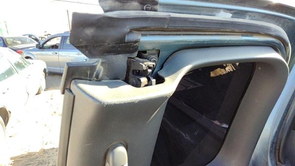 2004-2012 Gmc Canyon Passenger Right Rear Door Latch With Rods/Cables Oem Back — photo 1