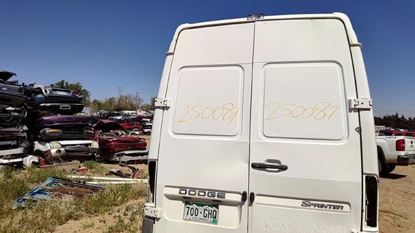 2006 Dodge Sprinter 3500 Back Door LH White P01 — photo 3