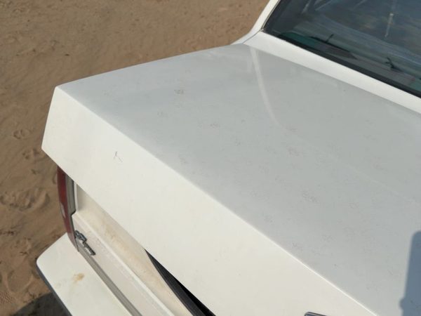 1986 Oldsmobile 98 Trunk/decklid/hatch/tailgate White — photo 5