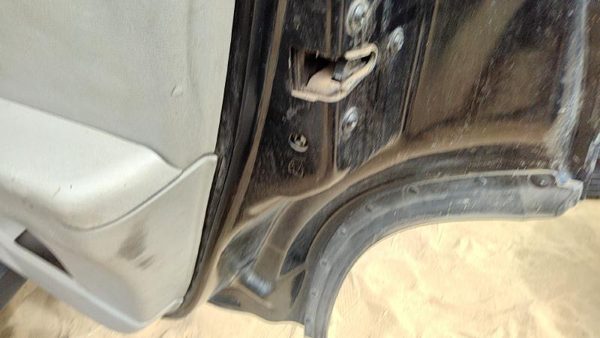 06-13 Grand Vitara Xl-7 Passenger Right Rear Door Latch With Rods/Cables Back — photo 3