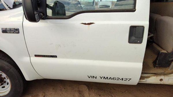 2000 Ford F250 Front Door LH White — photo 2