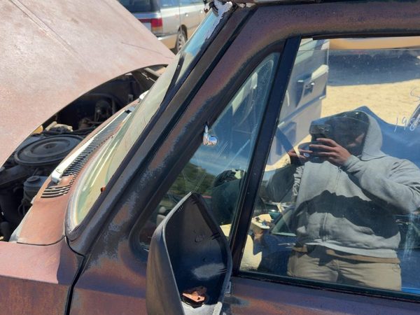 78-86 Dodge D150 Driver Left Front Vent Window Small Door Glass With Frame Oem — photo 5