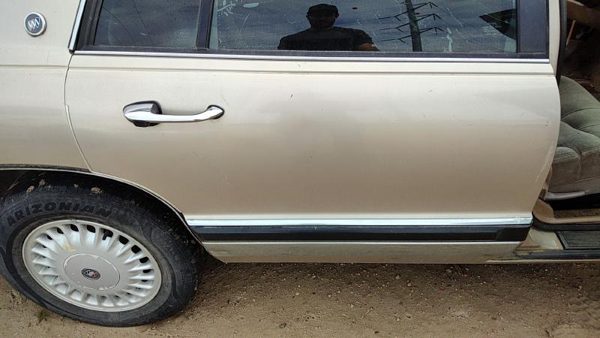 1994 Buick Park Avenue Rear Door RH Gold — photo 2