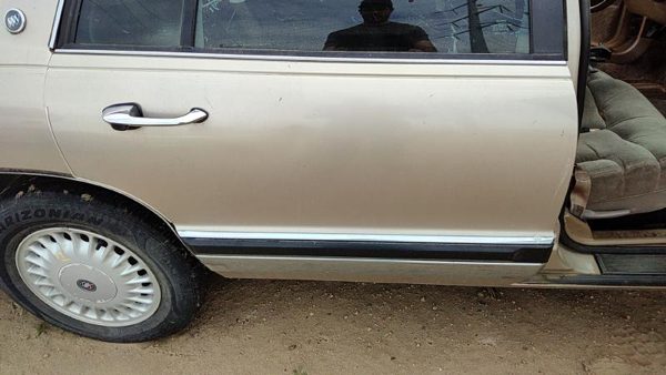 1994 Buick Park Avenue Rear Door RH Gold — photo 3