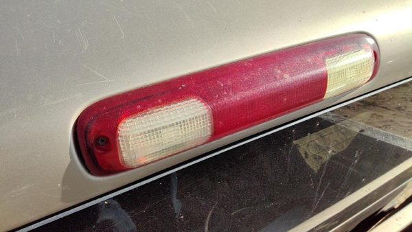 1999-2007 Silverado 1500 Third Brake Light Middle Lamp Oem — photo 3