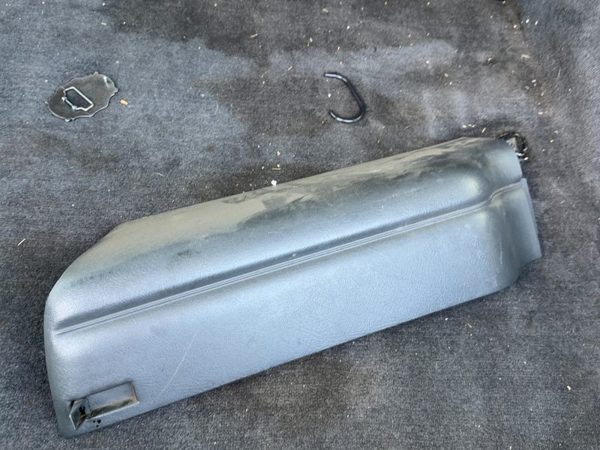 1999-2003 Chevy S10 Blazer Rear Cargo Jack Cover Panel Graphite 12H 15169487 — photo 1