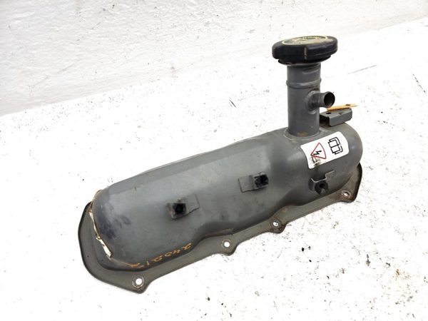 1993 Ford Explorer Valve Cover With Oil Filler Cap Oem 4.0L — photo 2