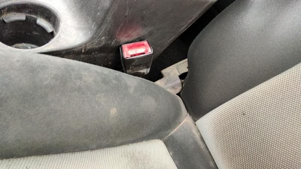 2011 Driver Left Front Seat Belt Buckle Receiver OEM Black Afb — photo 2
